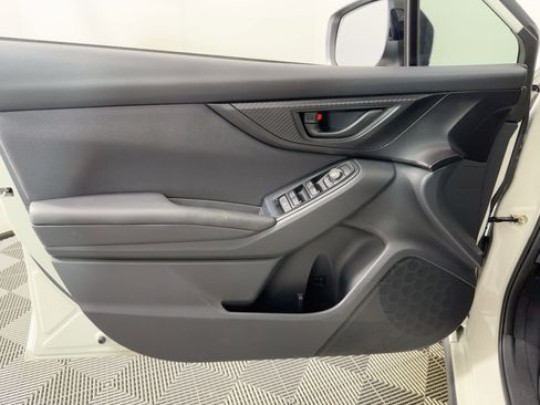 Used 2021 Subaru Crosstrek 2.0i Premium w/ Moonroof Package image 11