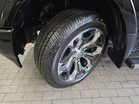 Used 2019 RAM 1500 Limited w/ Body Color Bumper Group image 33