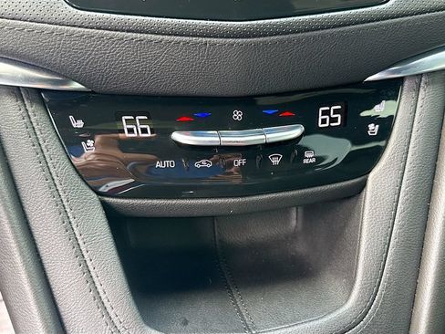 Used 2021 Cadillac XT5 Premium Luxury FWD image 15
