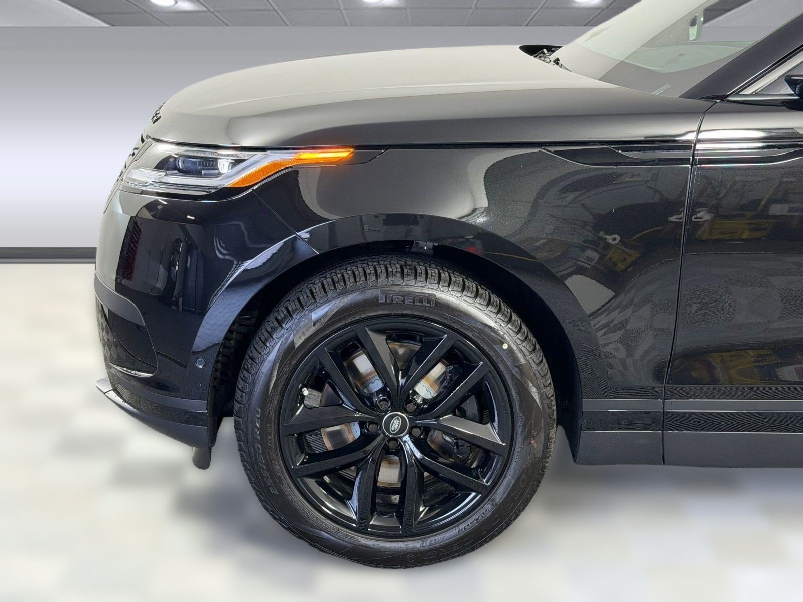 Used 2026 Land Rover Range Rover Velar S AWD/4WD image 11