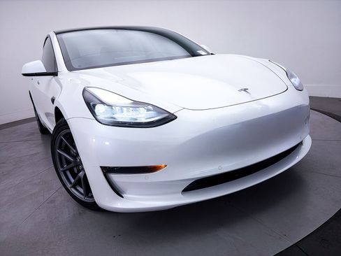 Used 2021 Tesla Model 3 Standard Range Plus RWD image 6