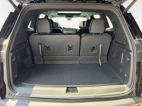 New 2026 GMC Acadia AT4 w/ Luxury Package AWD/4WD image 6