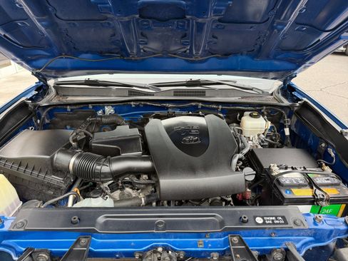 Used 2018 Toyota Tacoma TRD Off-Road image 21