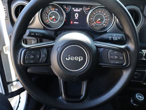 Used 2023 Jeep Gladiator Sport image 28