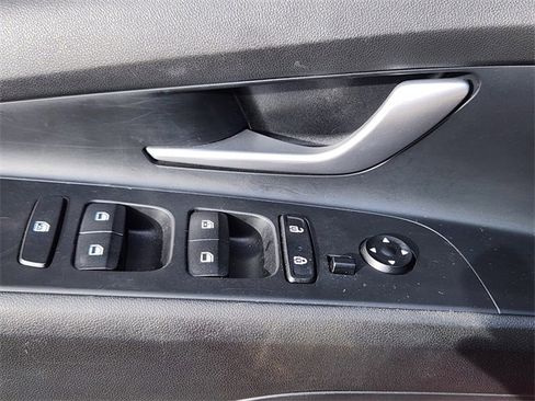 Used 2023 Hyundai Elantra SEL w/ Convenience Package image 11