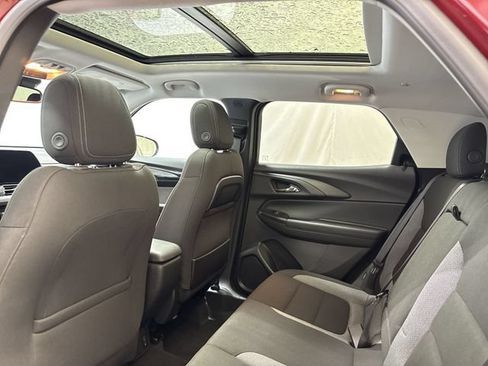 Used 2024 Chevrolet TrailBlazer LT w/ Convenience Package AWD/4WD image 14