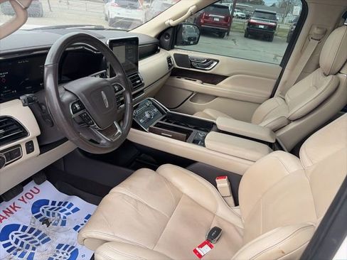 Used 2019 Lincoln Navigator Reserve image 17