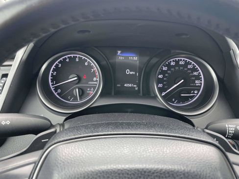 Used 2022 Toyota Camry SE w/ Convenience Package FWD image 31