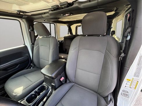 Used 2018 Jeep Wrangler Unlimited Sport S AWD/4WD image 16