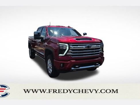 Used 2025 Chevrolet Silverado 2500 High Country w/ High Country Premium Package AWD/4WD image 1