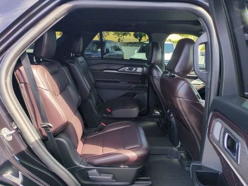 Used 2025 Ford Explorer Platinum w/ Ultimate Package AWD/4WD image 30