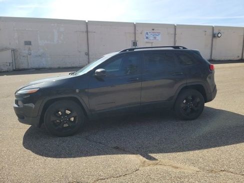 Used 2016 Jeep Cherokee Latitude w/ Cold Weather Group image 27