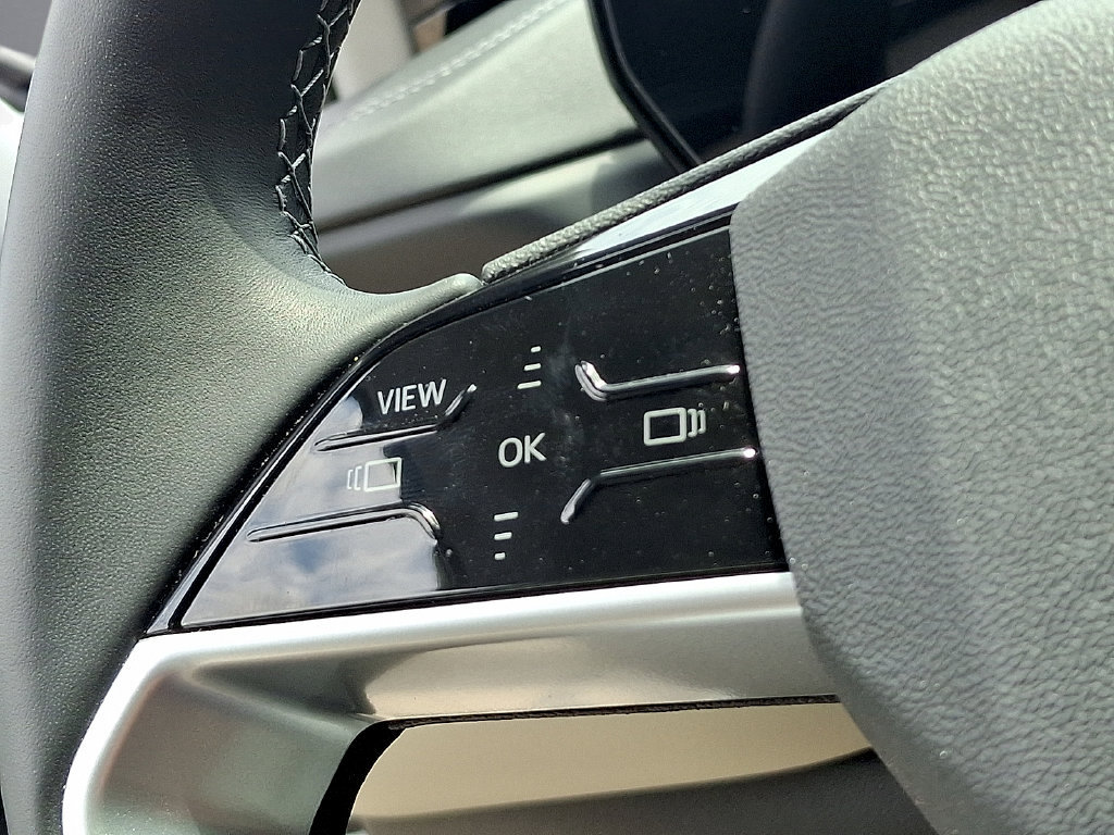 Used 2025 Audi Q5 Premium AWD/4WD image 23