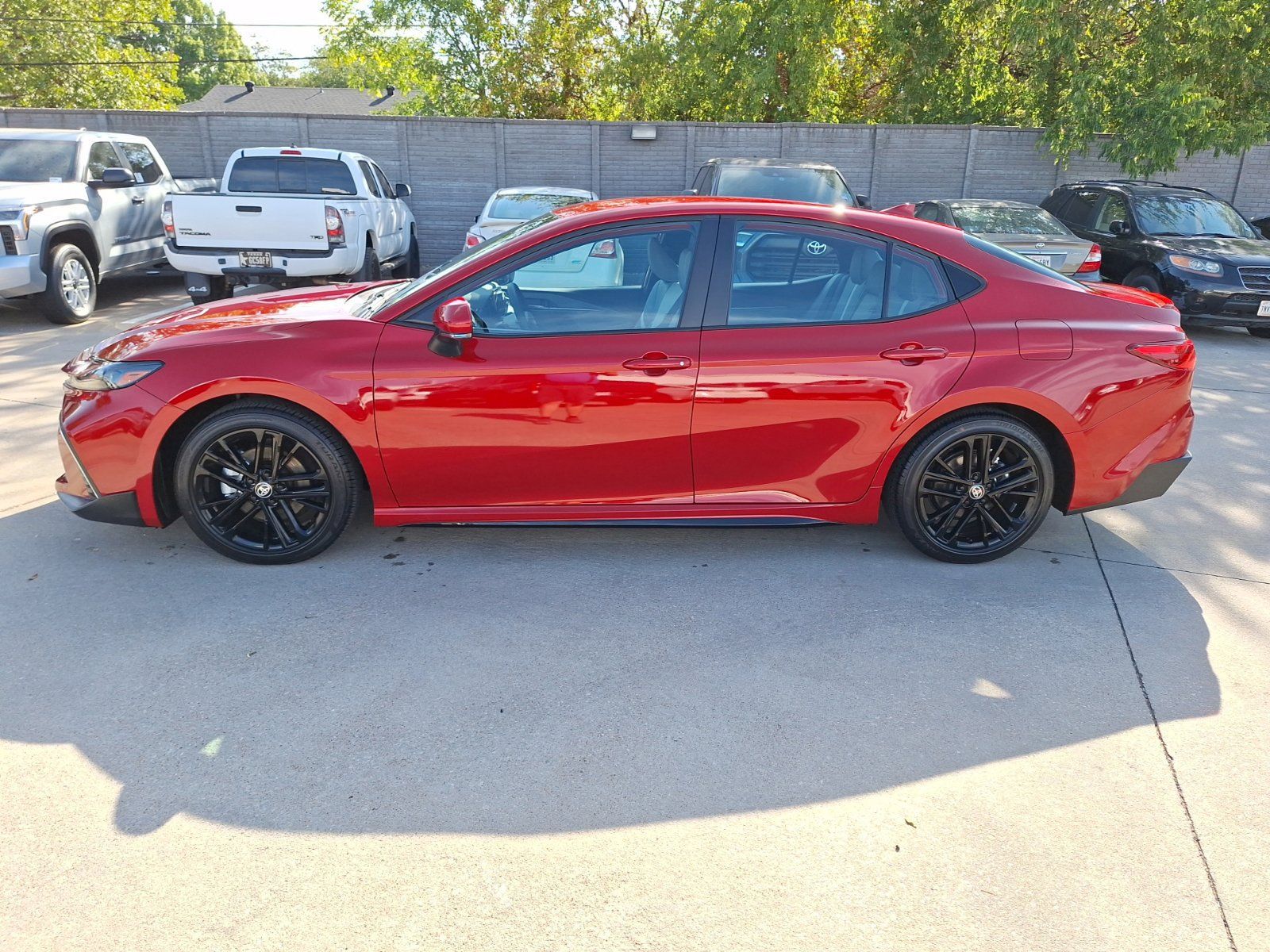 Used 2026 Toyota Camry SE w/ Convenience Package FWD image 3