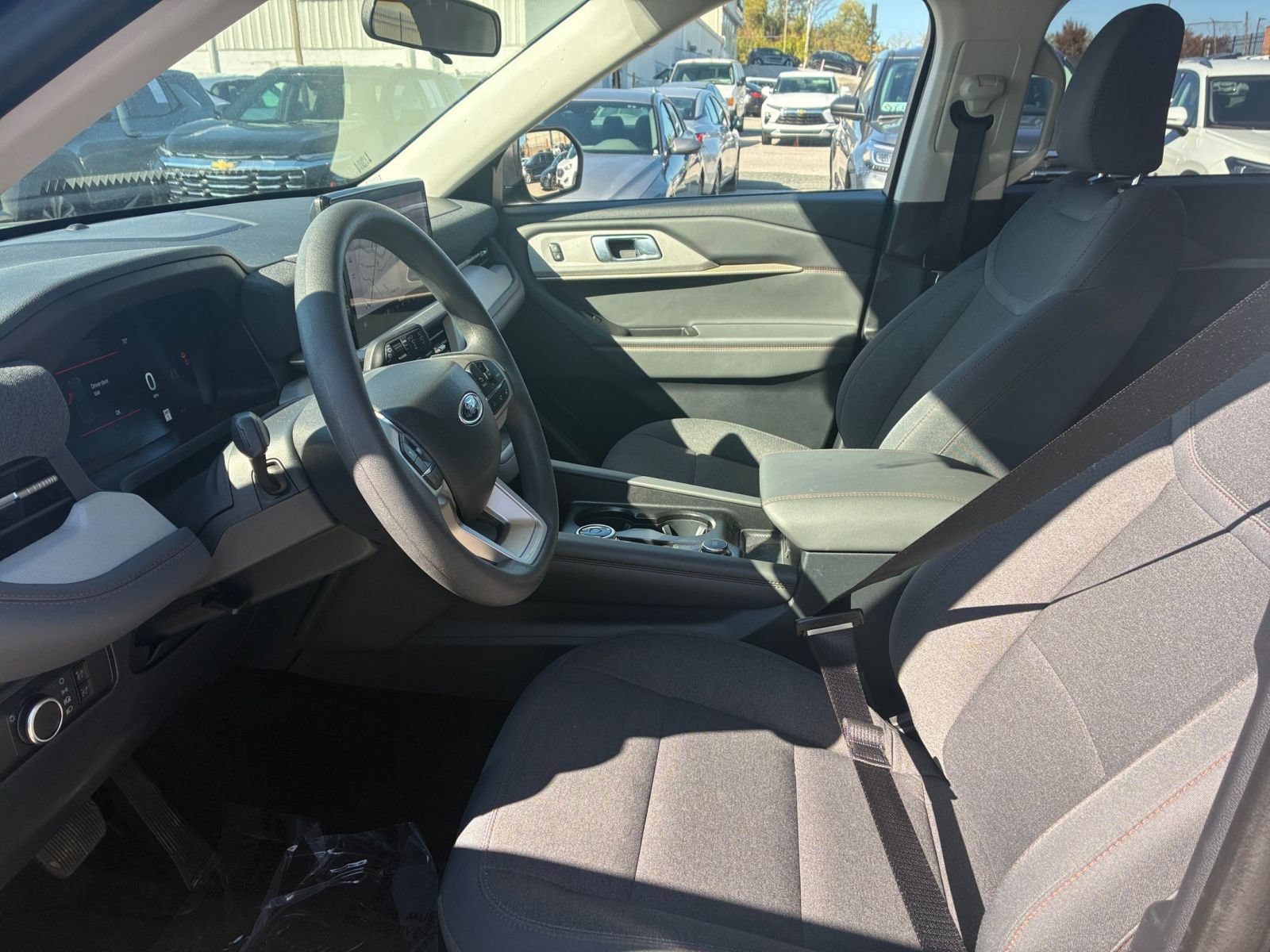 Used 2026 Ford Explorer Active AWD/4WD image 21