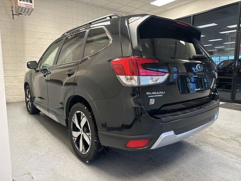 Used 2021 Subaru Forester Touring image 3