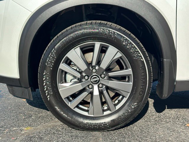 Used 2025 Nissan Pathfinder SV w/ Cargo Package AWD/4WD image 8