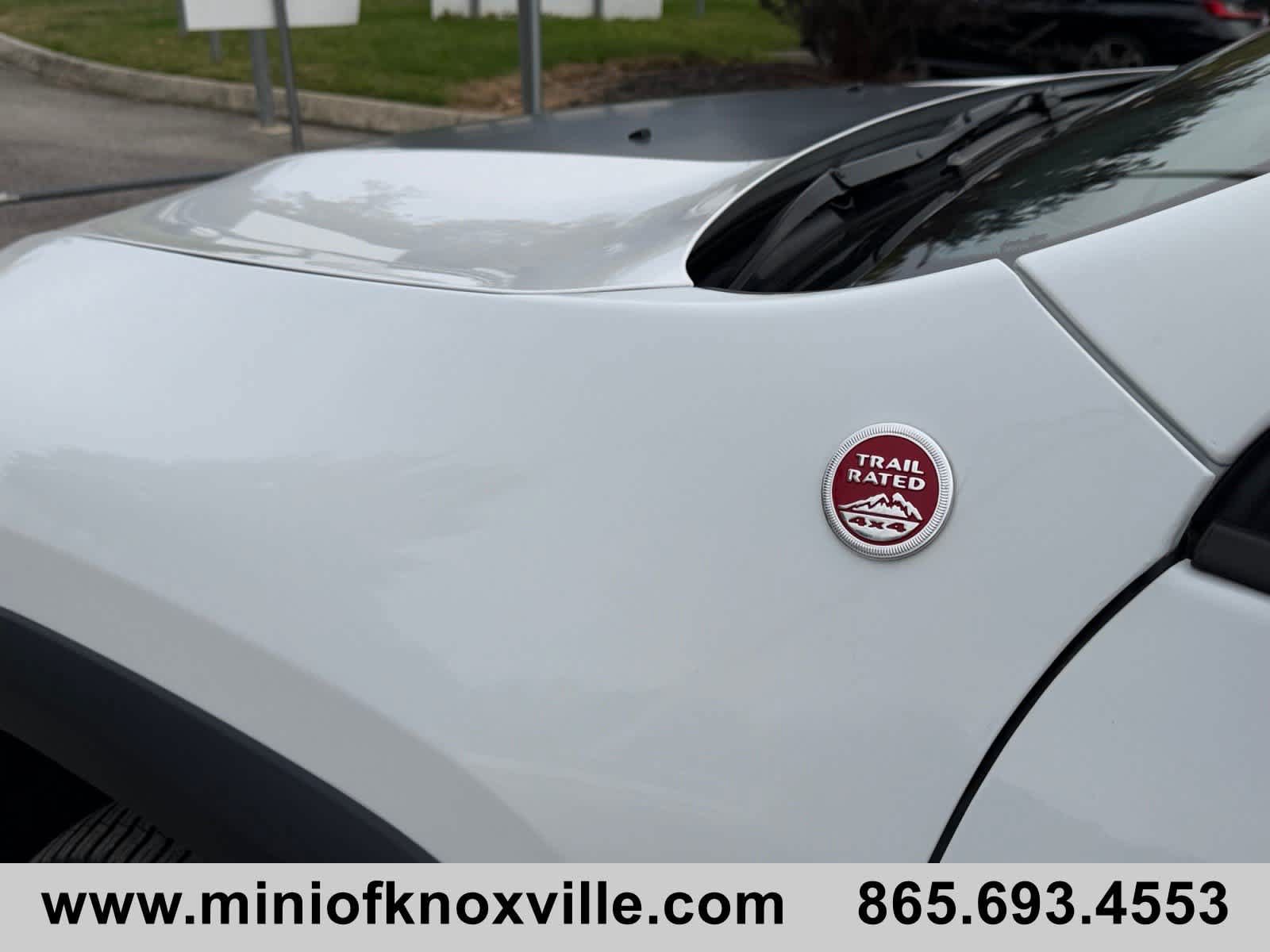 Used 2017 Jeep Cherokee Trailhawk AWD/4WD image 10