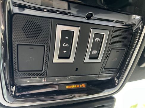 New 2026 Land Rover Range Rover Velar Dynamic SE image 20