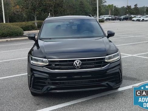 Certified 2024 Volkswagen Tiguan SE R-Line image 3