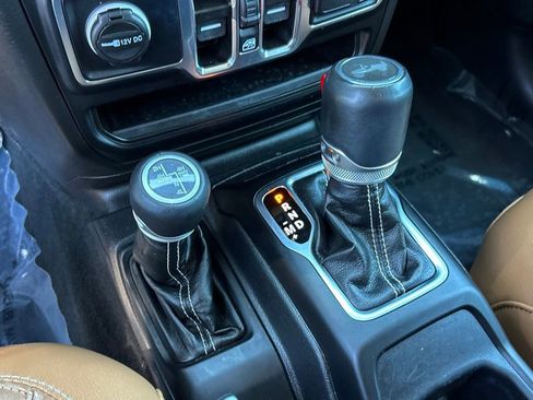 Used 2023 Jeep Wrangler Unlimited Sahara w/ Cold Weather Group AWD/4WD image 23