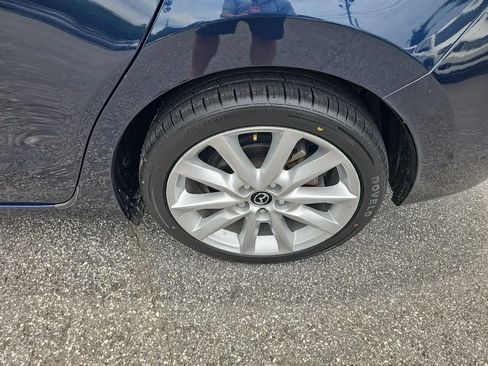 Used 2017 MAZDA MAZDA3 Touring FWD image 9