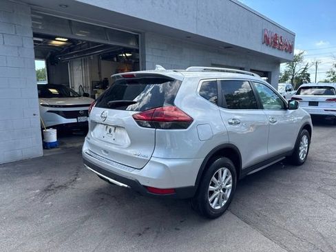 Used 2020 Nissan Rogue SV AWD/4WD image 2