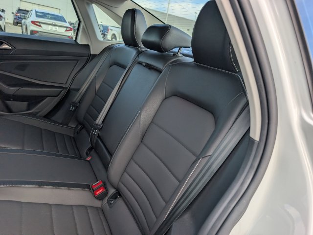 Used 2022 Volkswagen Jetta SE FWD image 28