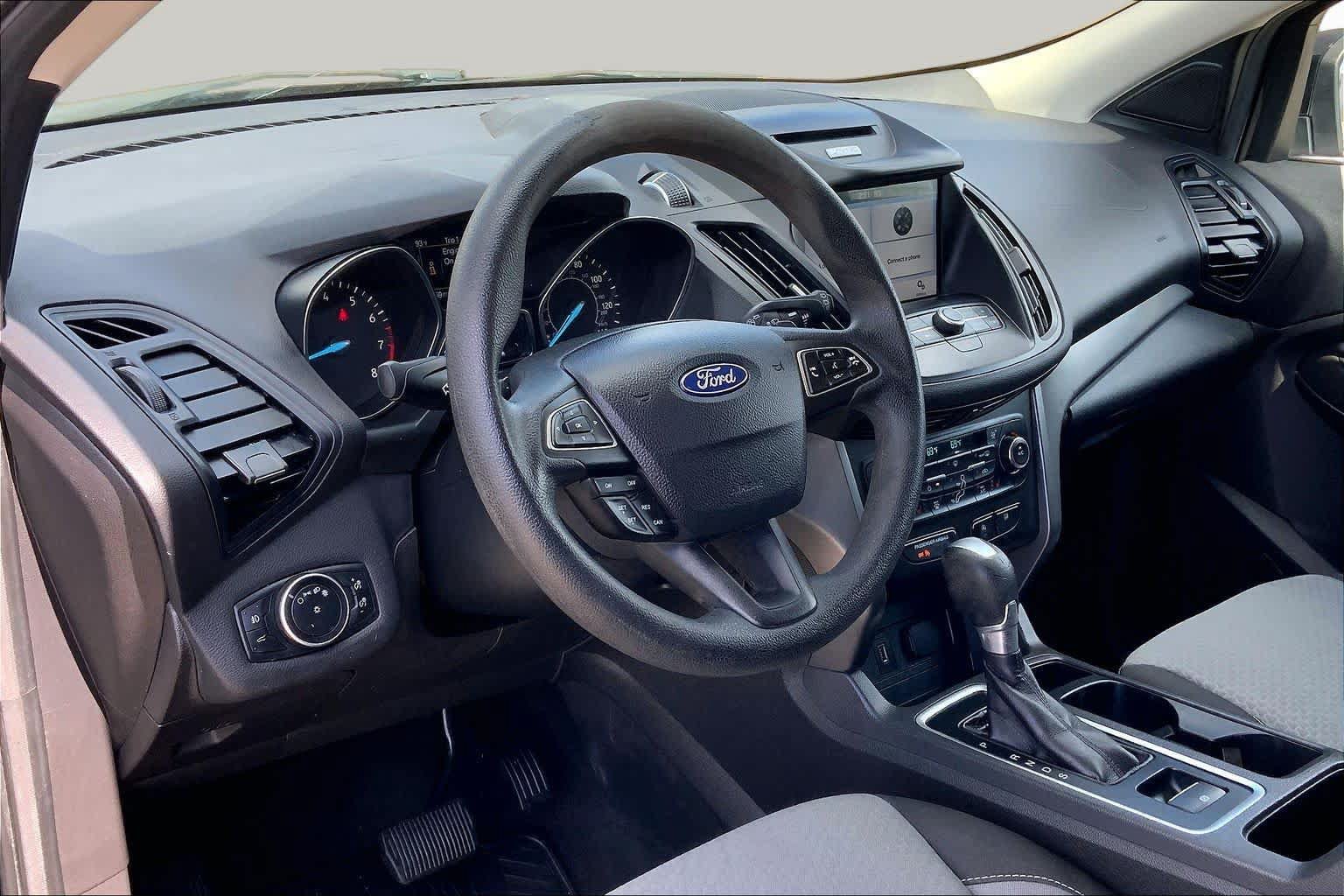 Used 2017 Ford Escape SE w/ Equipment Group 201A FWD image 16