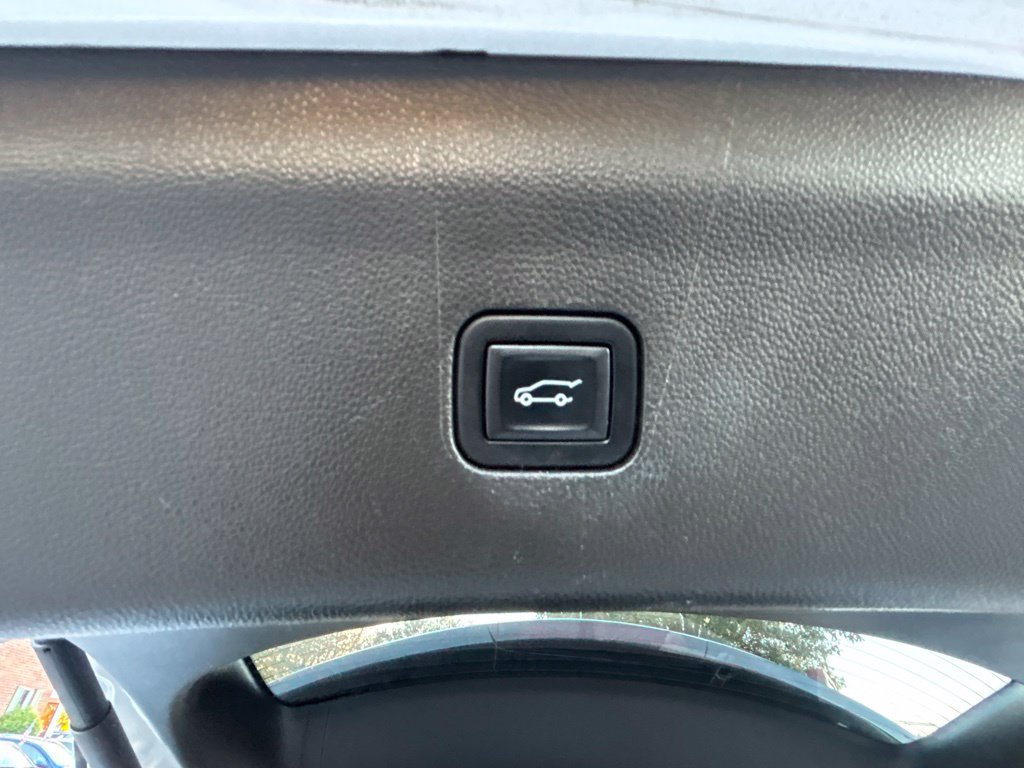 Used 2023 Buick Enclave Avenir w/ Avenir Technology Package FWD image 36