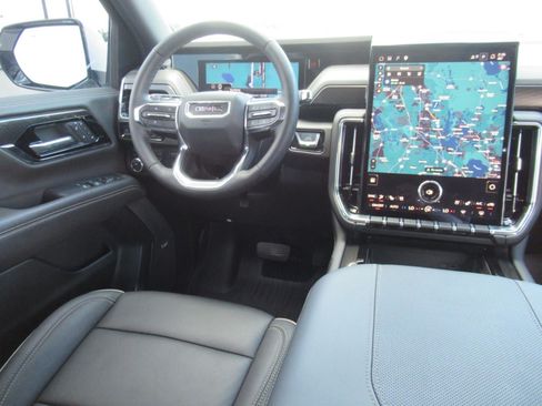 Used 2025 GMC Yukon XL Elevation w/ Elevation Premium Package AWD/4WD image 14