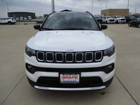 Used 2024 Jeep Compass Limited AWD/4WD image 10