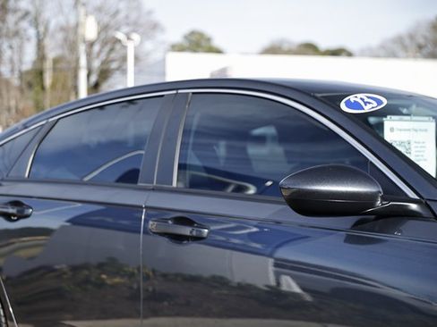 Used 2023 Honda Accord LX image 10