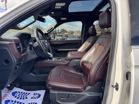 Used 2023 Ford Expedition Max Limited image 18