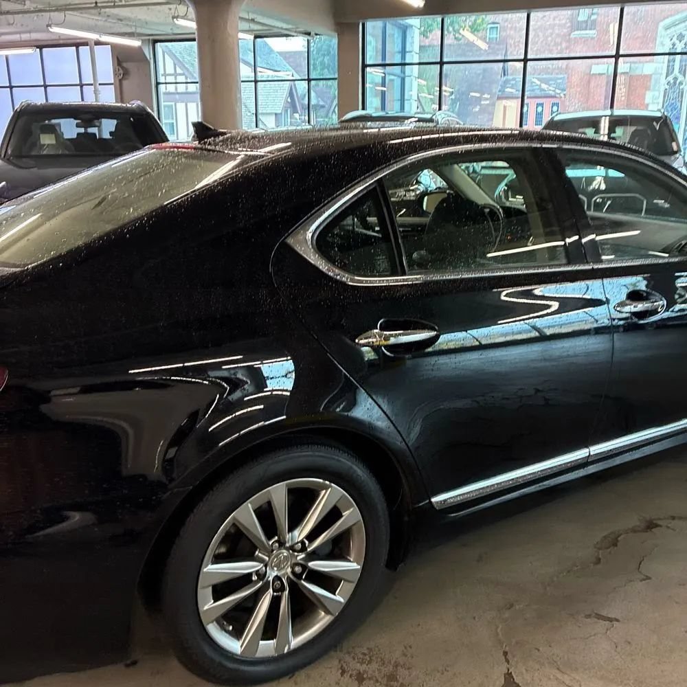Used 2013 Lexus LS 460 AWD w/ Comfort Pkg image 9