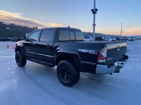 Used 2015 Toyota Tacoma 4x4 Double Cab image 6