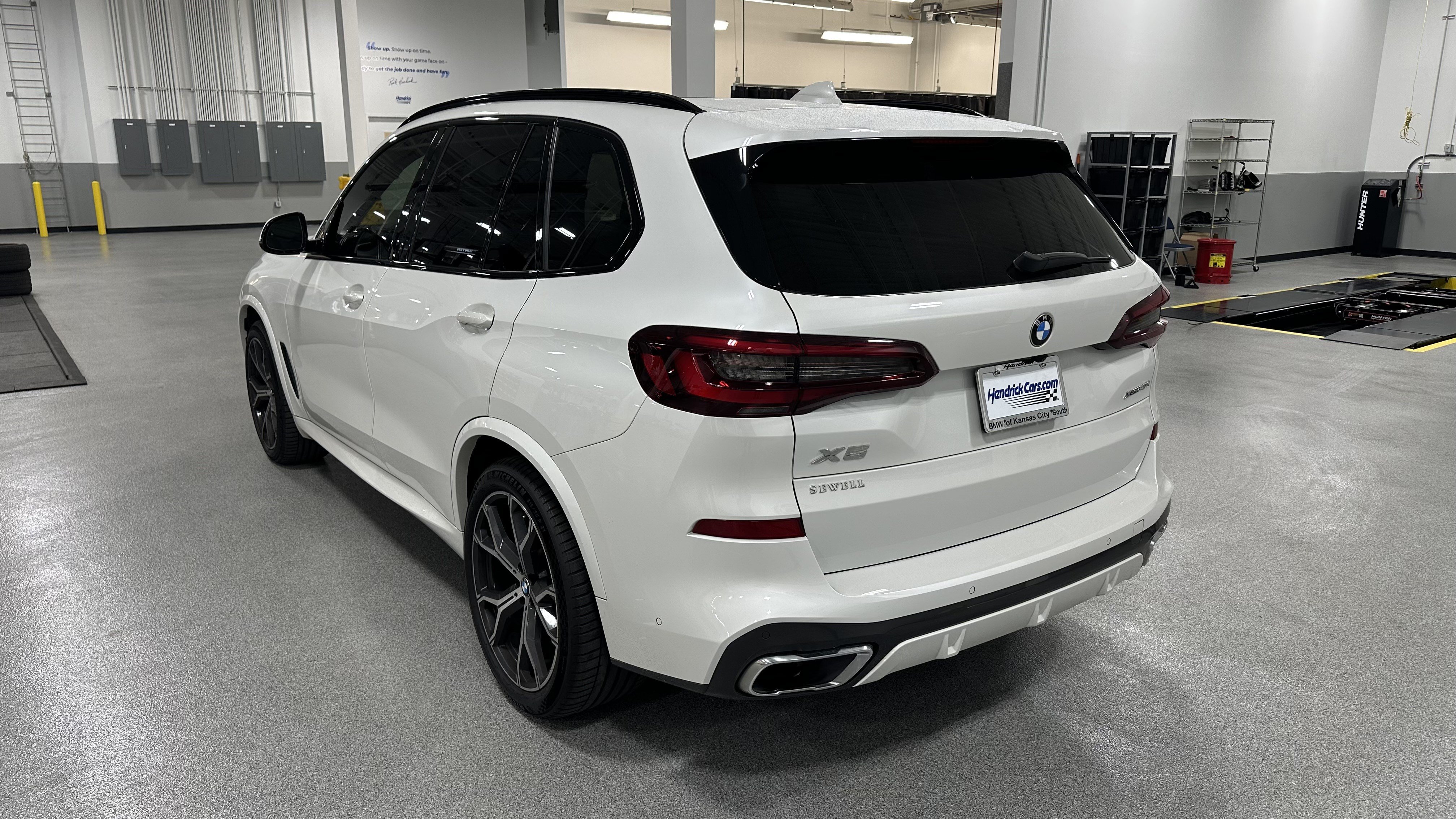 Used 2020 BMW X5 xDrive40i w/ M Sport Package AWD/4WD image 8