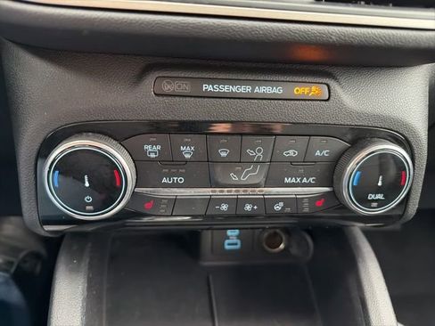 Used 2022 Ford Escape SEL image 21