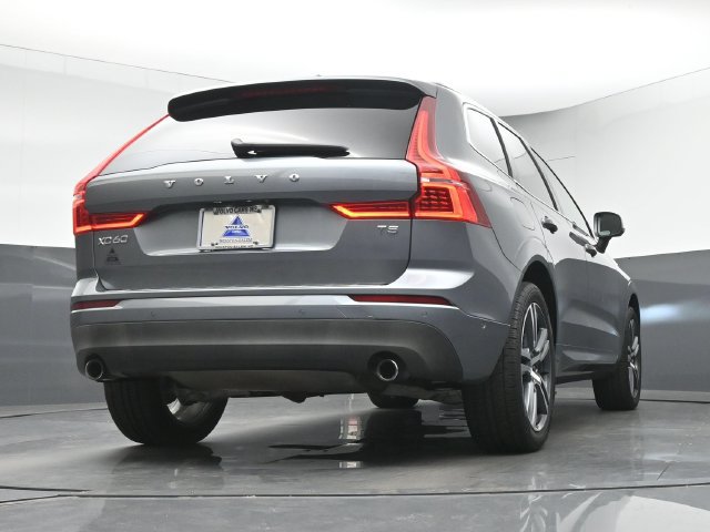 Used 2019 Volvo XC60 T5 Momentum w/ Multimedia Package FWD image 16