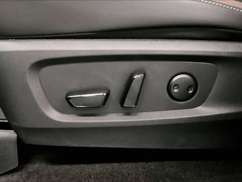 New 2026 Nissan Pathfinder Platinum AWD/4WD image 33