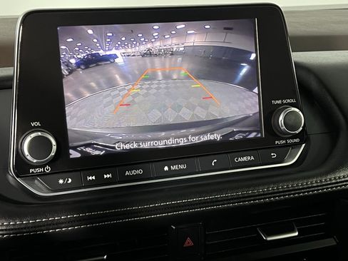 Used 2023 Nissan Rogue S image 18