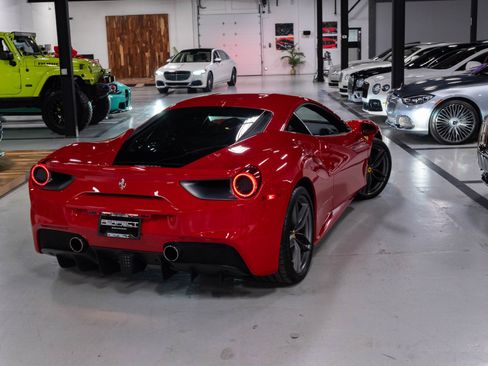 Used 2018 Ferrari 488 GTB RWD image 78