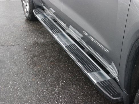 Used 2023 GMC Sierra 1500 SLT image 10