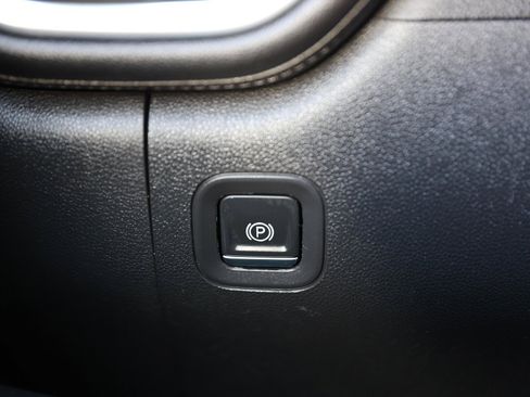 Used 2021 GMC Sierra 1500 SLT w/ Driver Alert Package II image 39