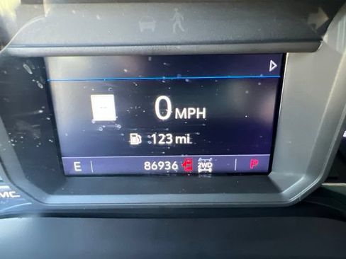 Used 2020 GMC Sierra 1500 AT4 w/ AT4 Preferred Package AWD/4WD image 12