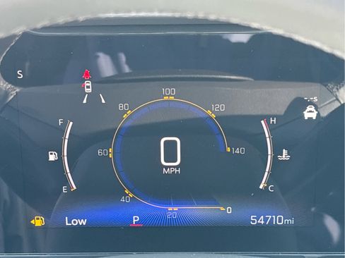 Certified 2024 Chevrolet Trax LT w/ Driver Confidence Package image 20