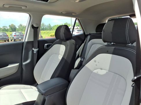 New 2026 Hyundai Venue SEL FWD image 17