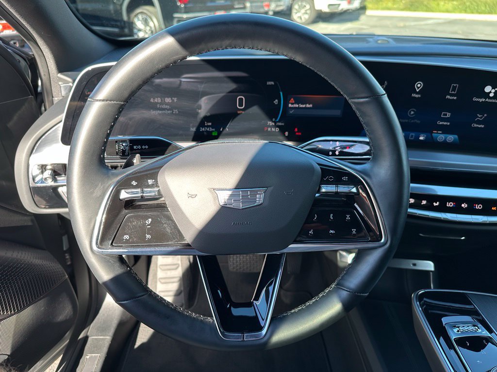 Certified 2024 Cadillac Lyriq Luxury AWD/4WD image 33