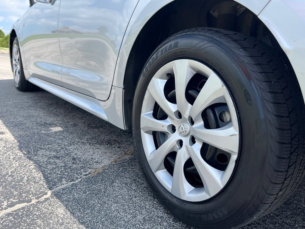 Used 2022 Toyota Corolla LE FWD image 14