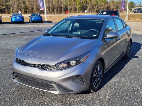 Used 2023 Kia Forte LXS image 6